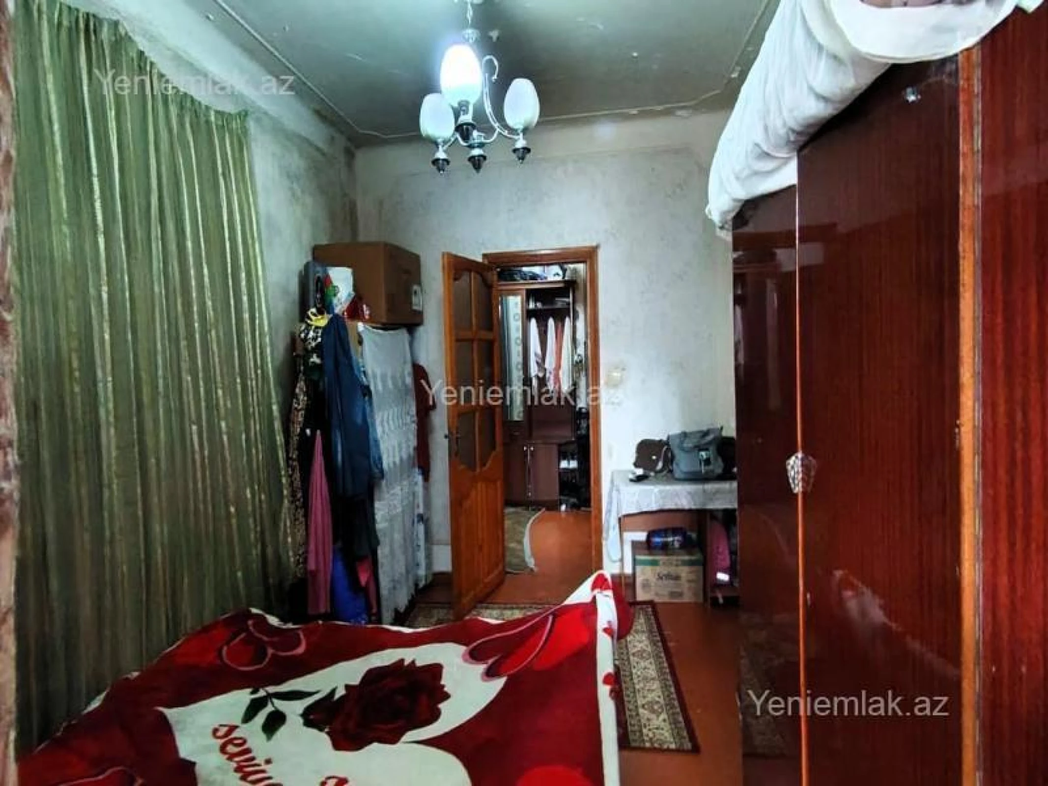 Satılır 2 otaqlı köhnə tikili 70 m²