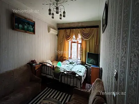 Satılır 2 otaqlı köhnə tikili 70 m²
