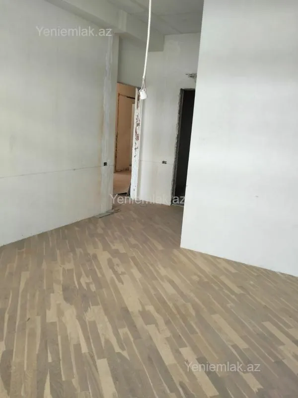 Satılır 3 otaqlı yeni tikili 130 m²