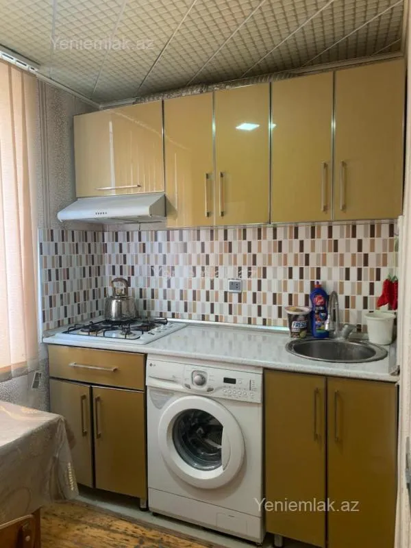 Satılır 3 otaqlı köhnə tikili 75 m²