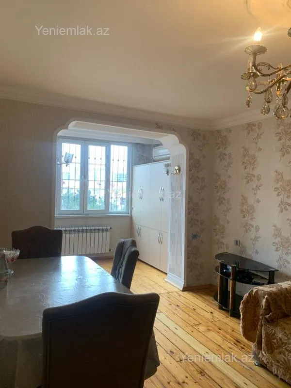 Satılır 3 otaqlı köhnə tikili 75 m²