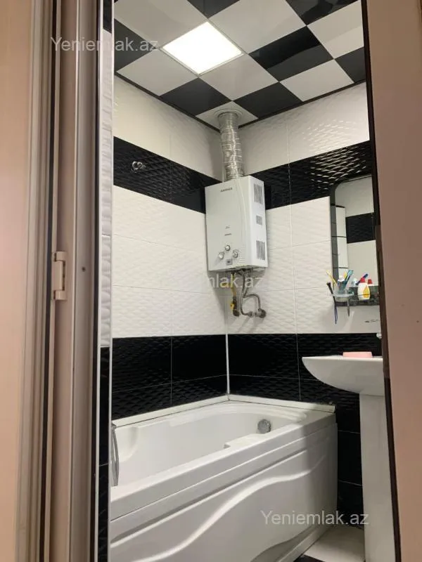 Satılır 3 otaqlı köhnə tikili 75 m²