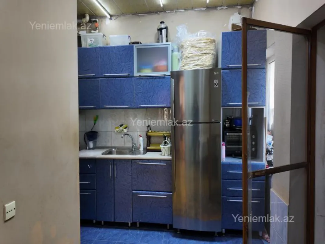 Satılır 6 otaqlı həyət evi 400 m²