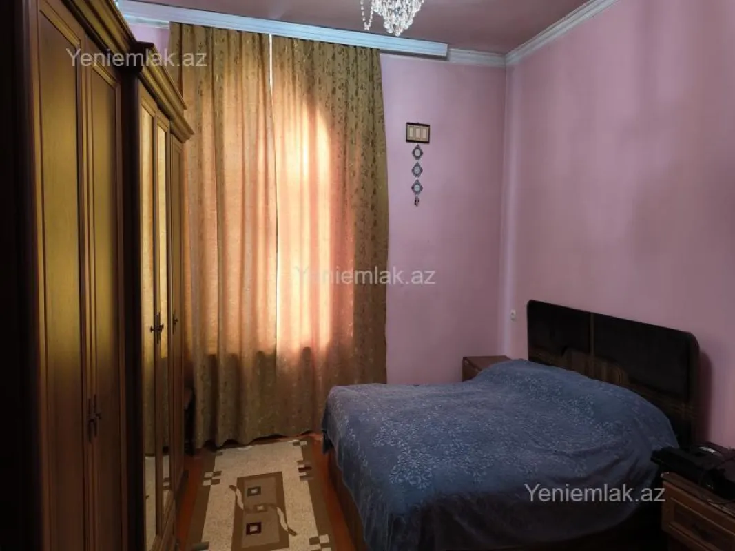 Satılır 6 otaqlı həyət evi 400 m²