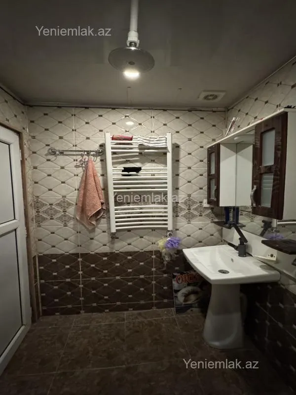 Satılır 6 otaqlı həyət evi 400 m²