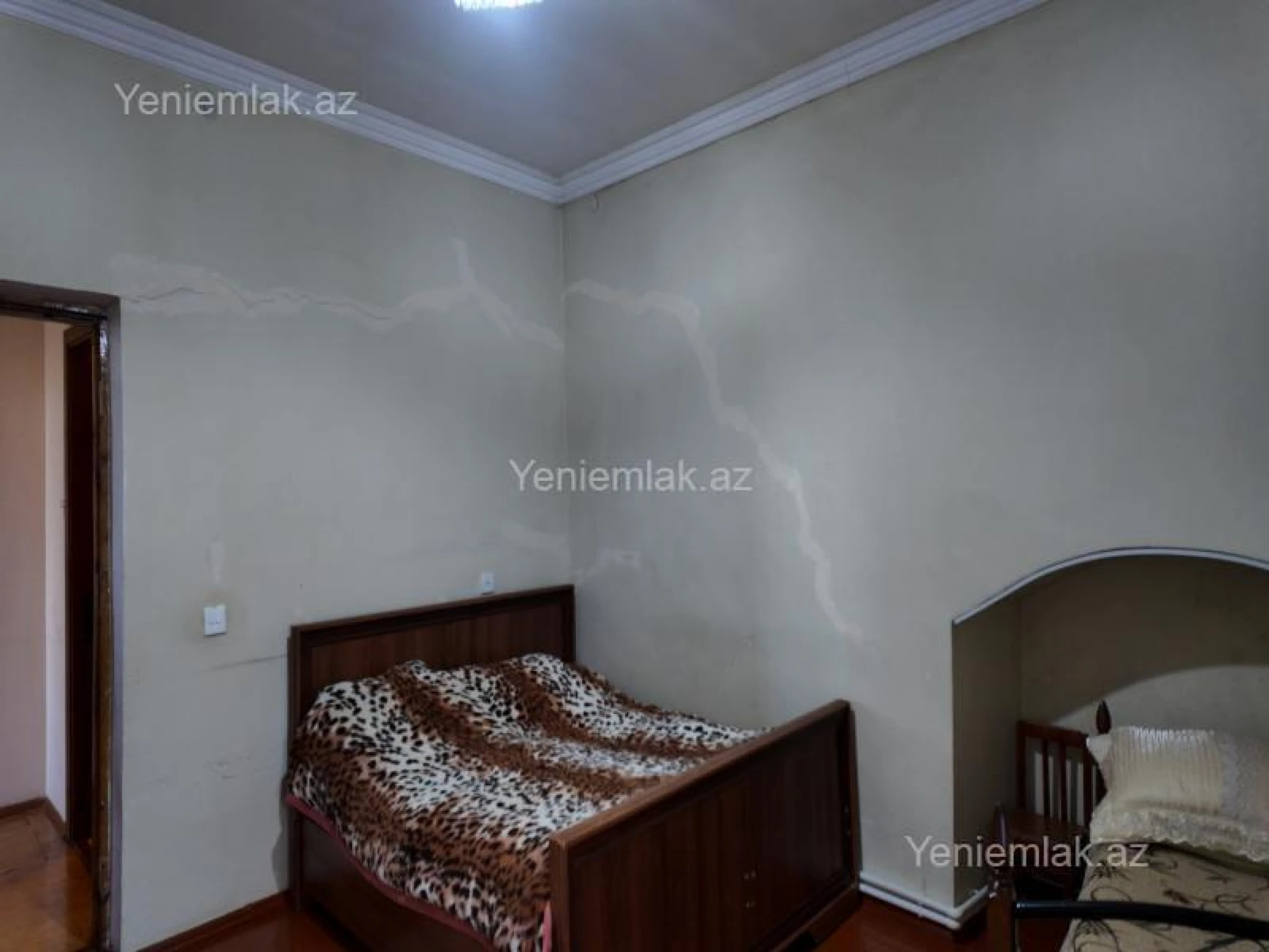 Satılır 6 otaqlı həyət evi 400 m²