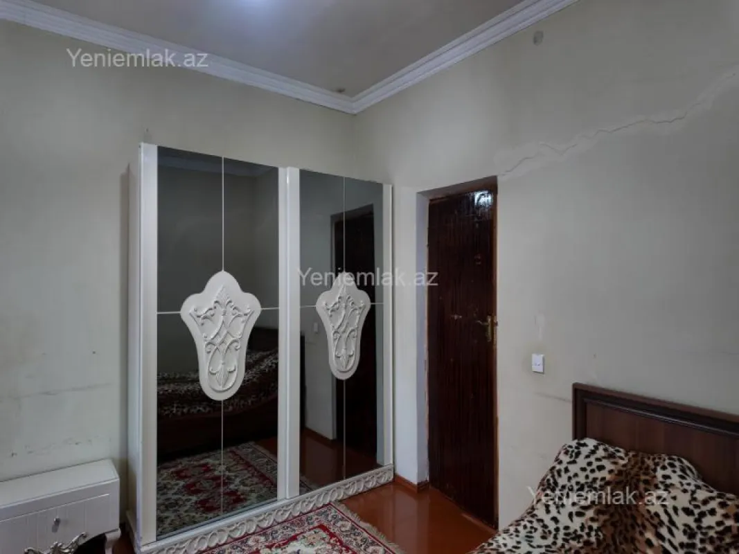 Satılır 6 otaqlı həyət evi 400 m²