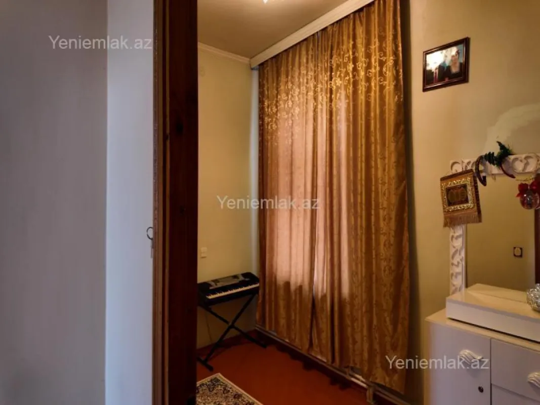 Satılır 6 otaqlı həyət evi 400 m²