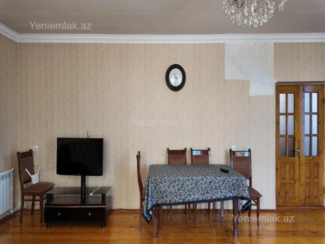 Satılır 6 otaqlı həyət evi 400 m²