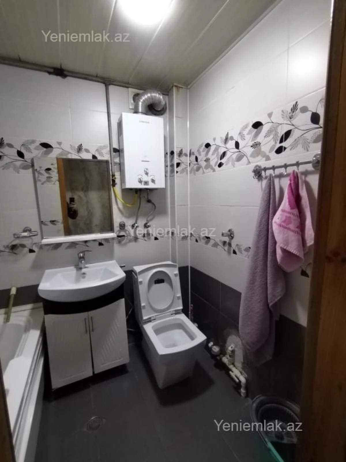 Satılır 2 otaqlı köhnə tikili 45 m²