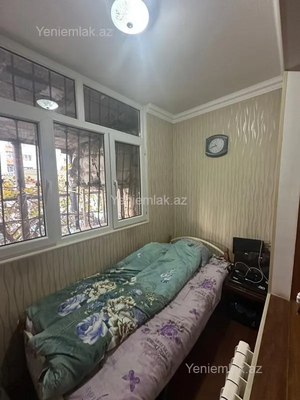 Satılır 2 otaqlı köhnə tikili 60 m²