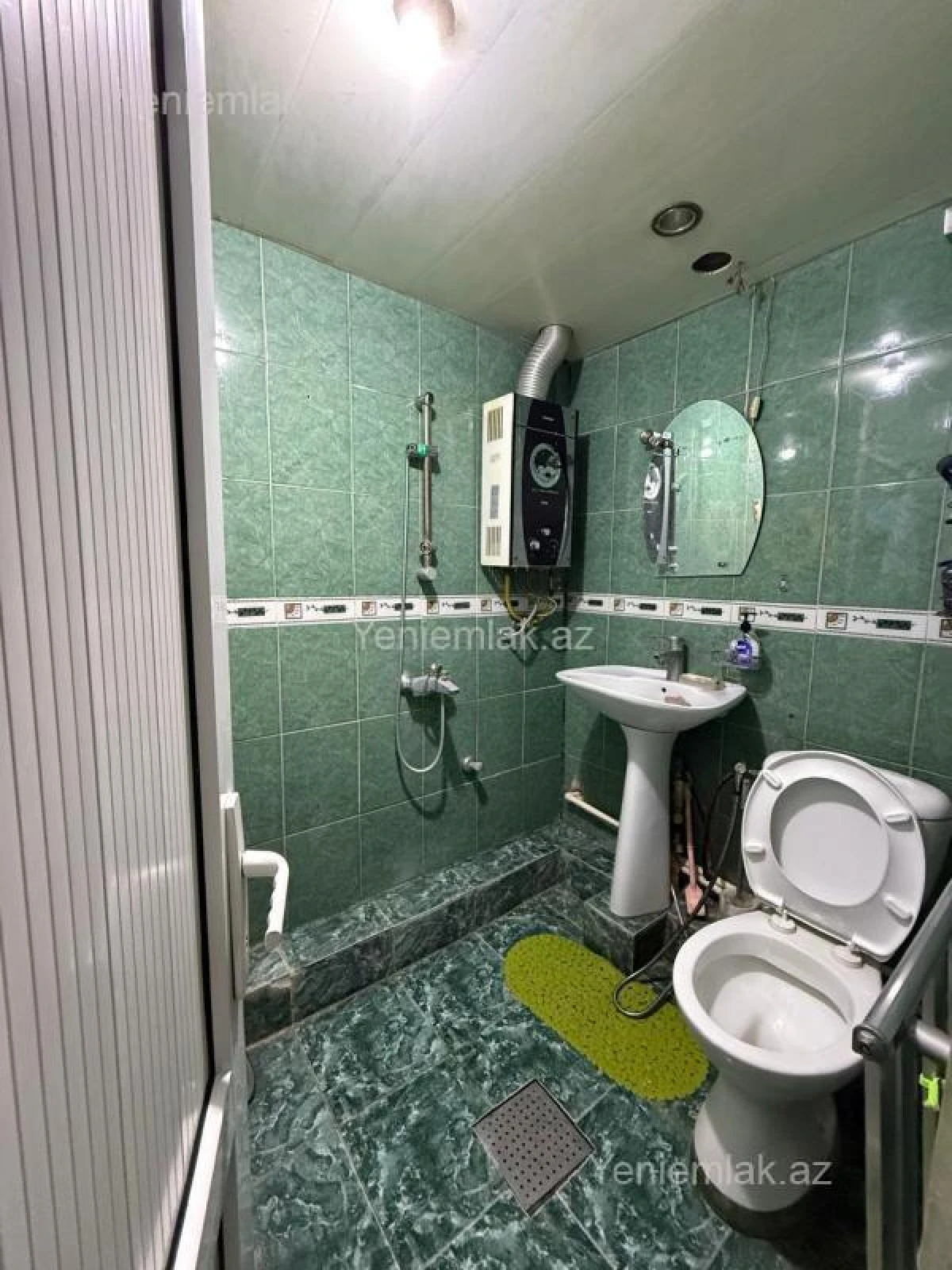 Satılır 2 otaqlı köhnə tikili 60 m²