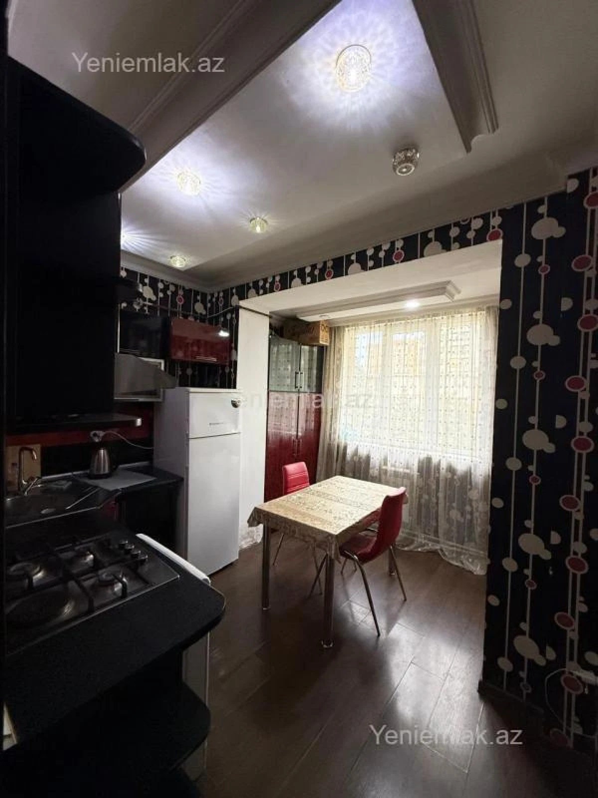 Satılır 2 otaqlı köhnə tikili 60 m²