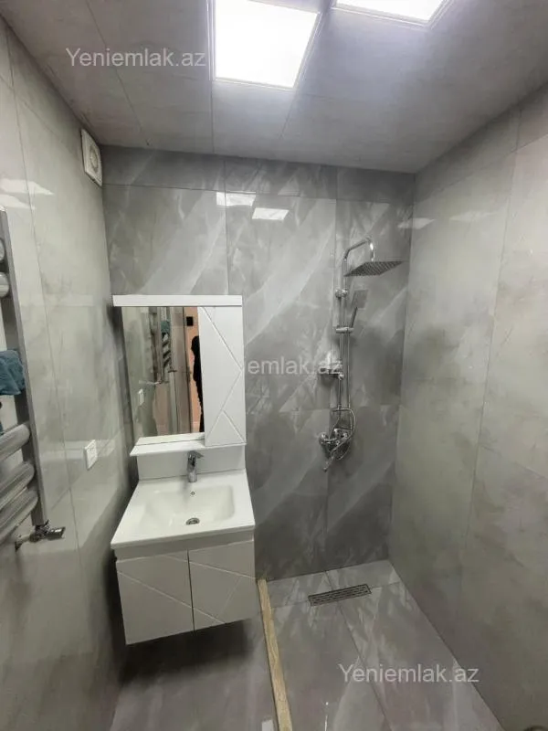 Satılır 3 otaqlı köhnə tikili 60 m²