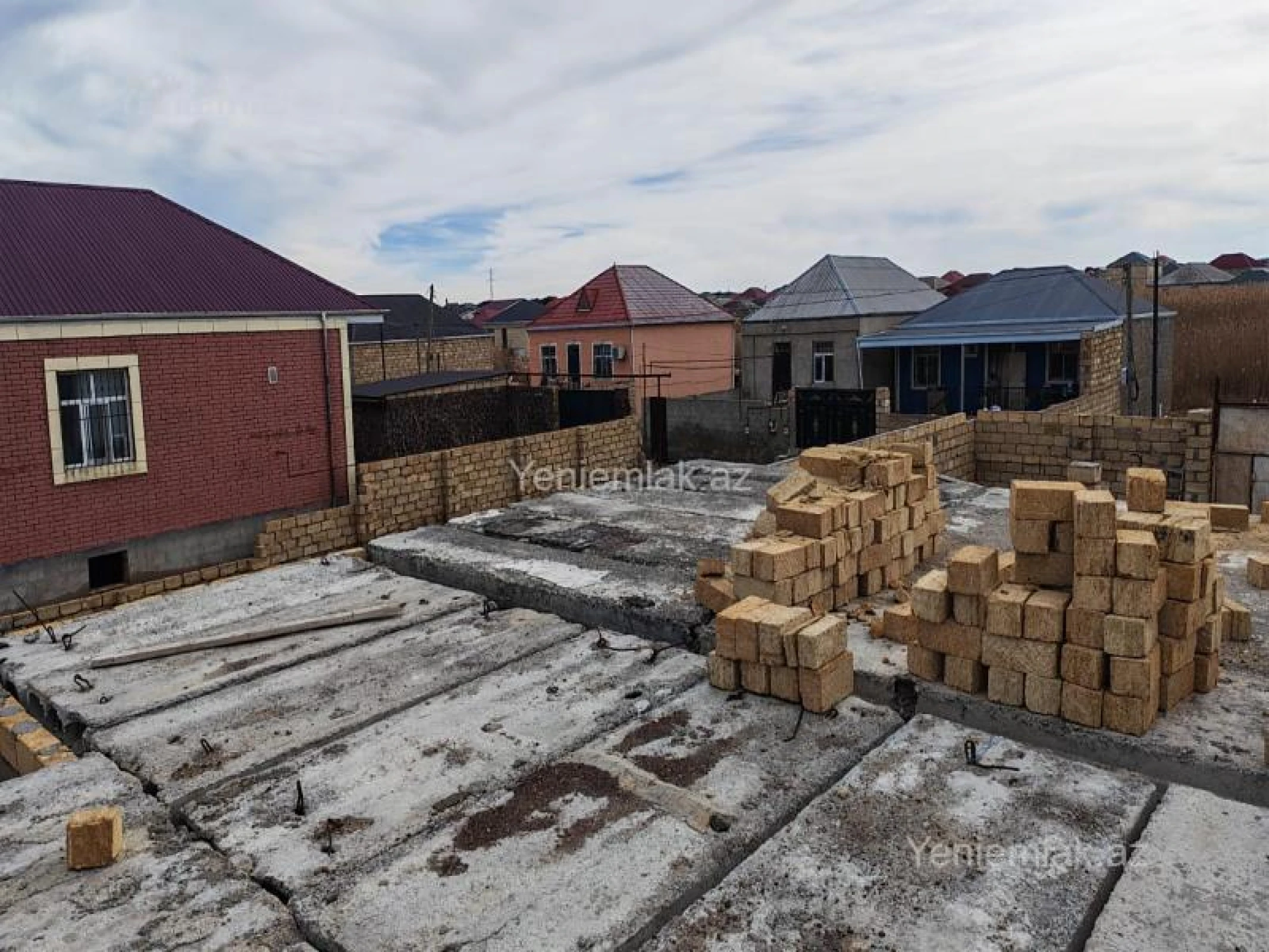 Satılır 3 otaqlı həyət evi 100 m²