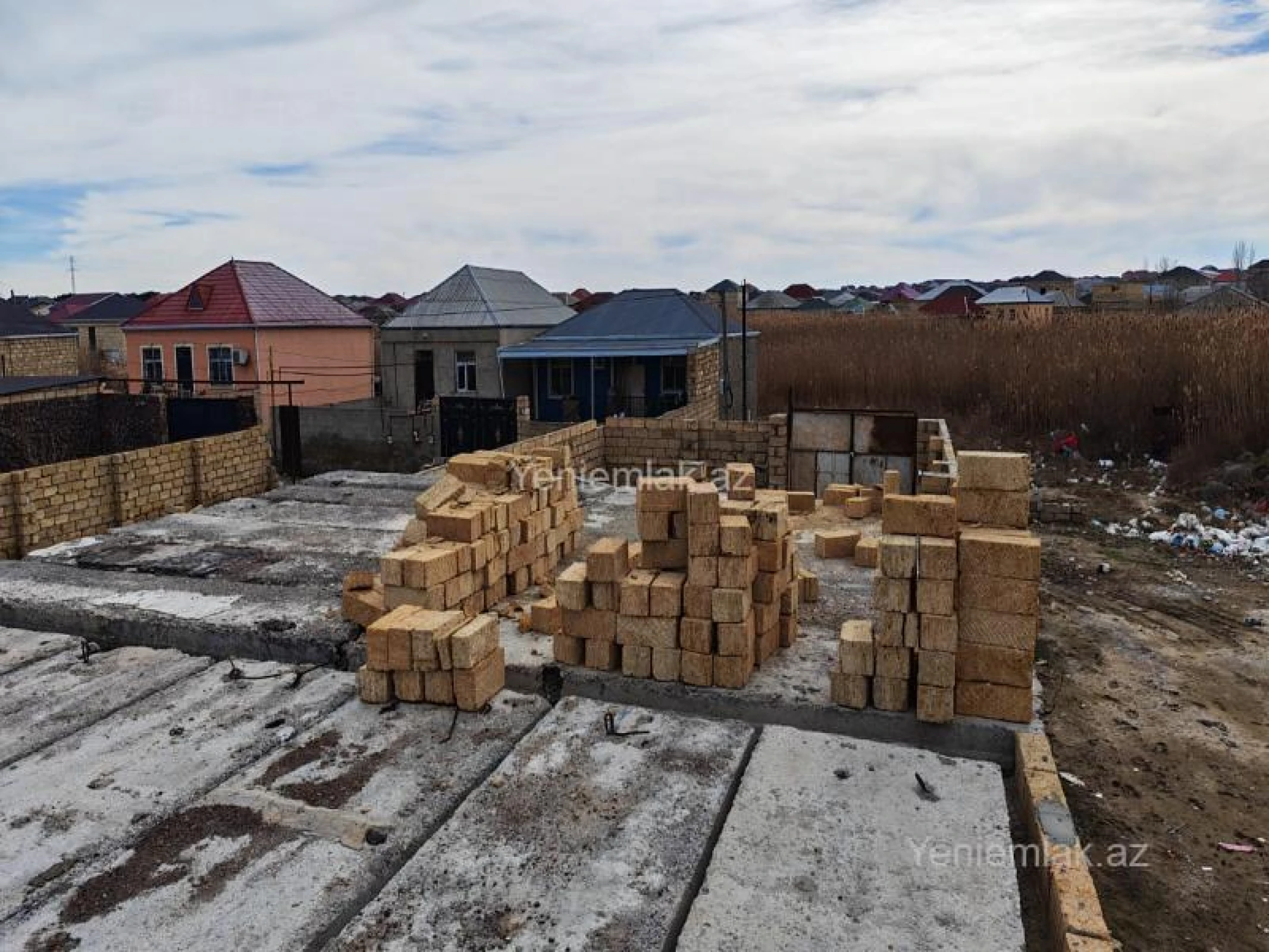 Satılır 3 otaqlı həyət evi 100 m²