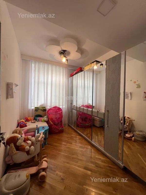 Satılır 3 otaqlı yeni tikili 85 m²