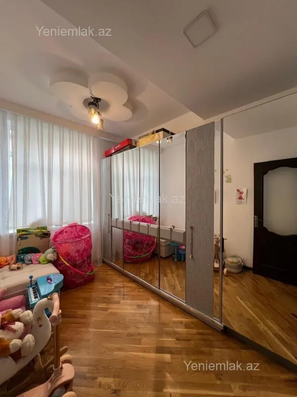 Satılır 3 otaqlı yeni tikili 85 m²