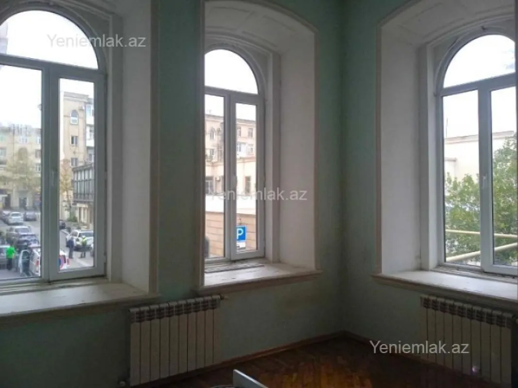 Satılır 2 otaqlı köhnə tikili 60 m²