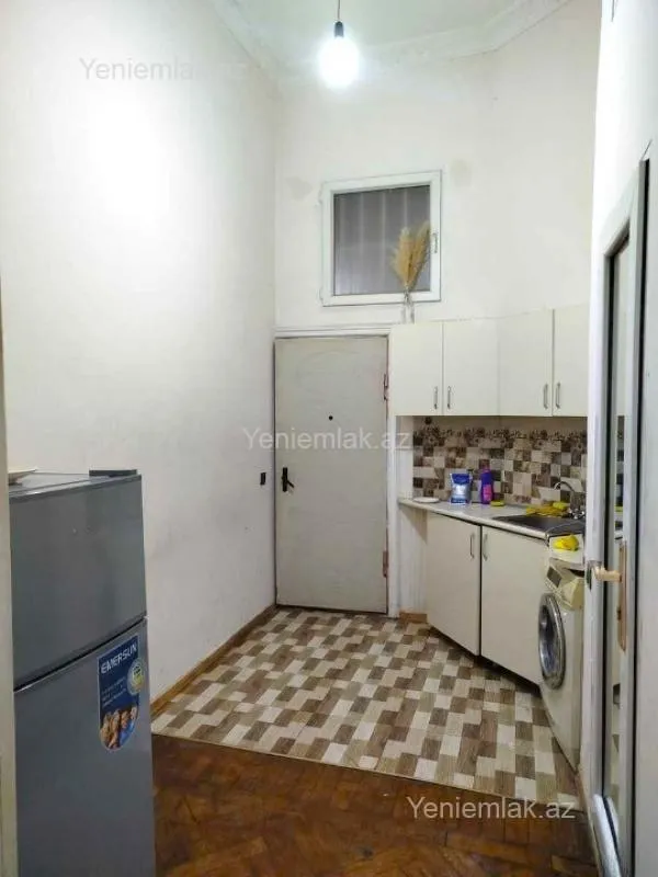 Satılır 2 otaqlı köhnə tikili 60 m²