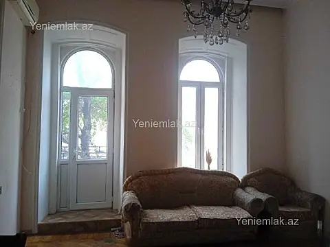Satılır 2 otaqlı köhnə tikili 60 m²