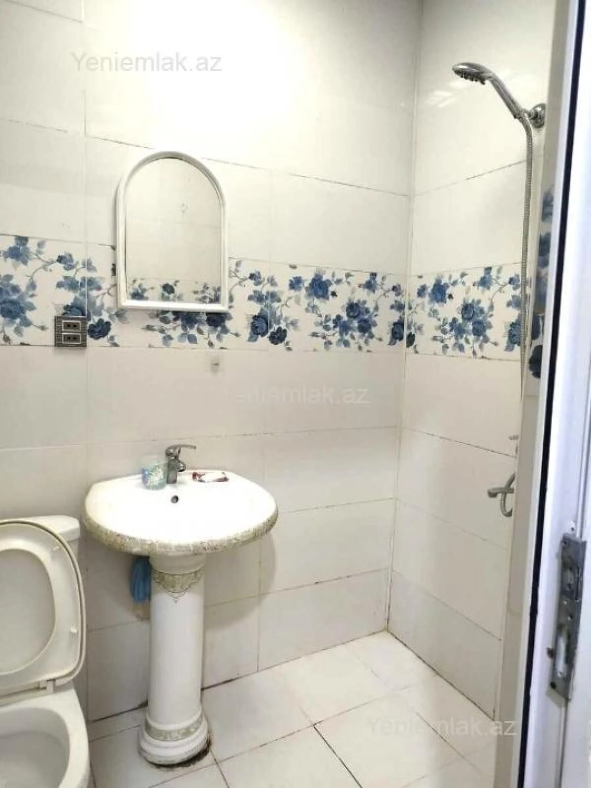 Satılır 2 otaqlı köhnə tikili 60 m²