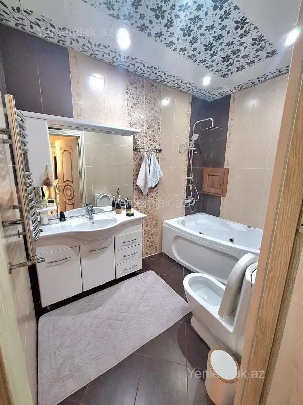 Satılır 3 otaqlı yeni tikili 127 m²