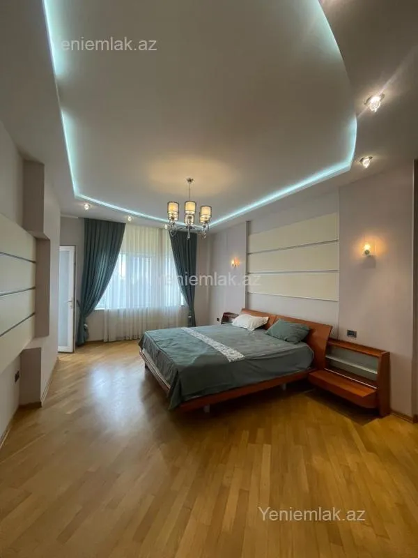 Satılır 3 otaqlı yeni tikili 160 m²