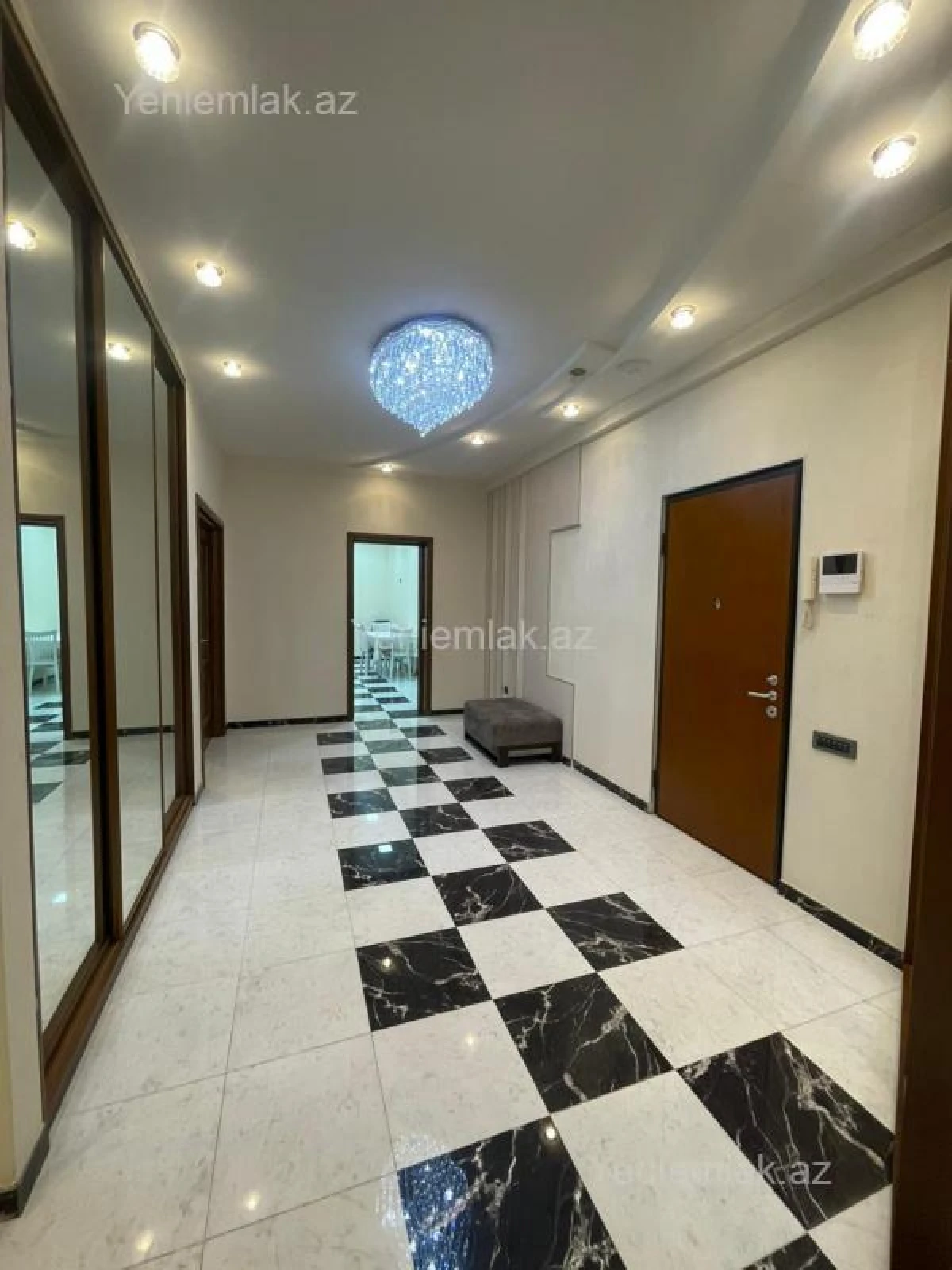 Satılır 3 otaqlı yeni tikili 160 m²