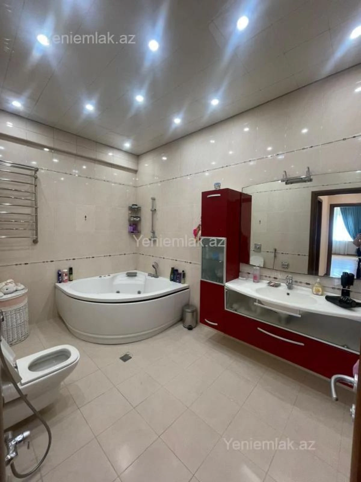 Satılır 3 otaqlı yeni tikili 160 m²