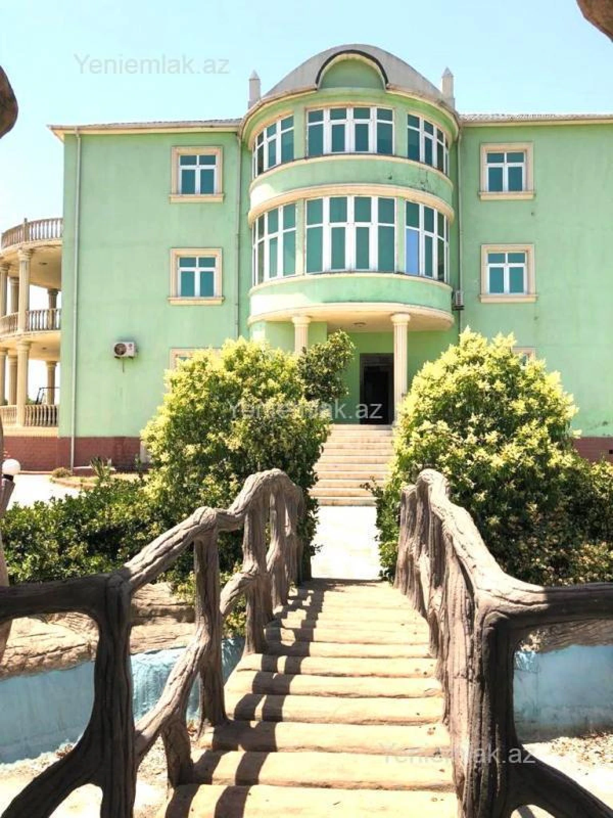 Satılır 7 otaqlı həyət evi 1150 m²