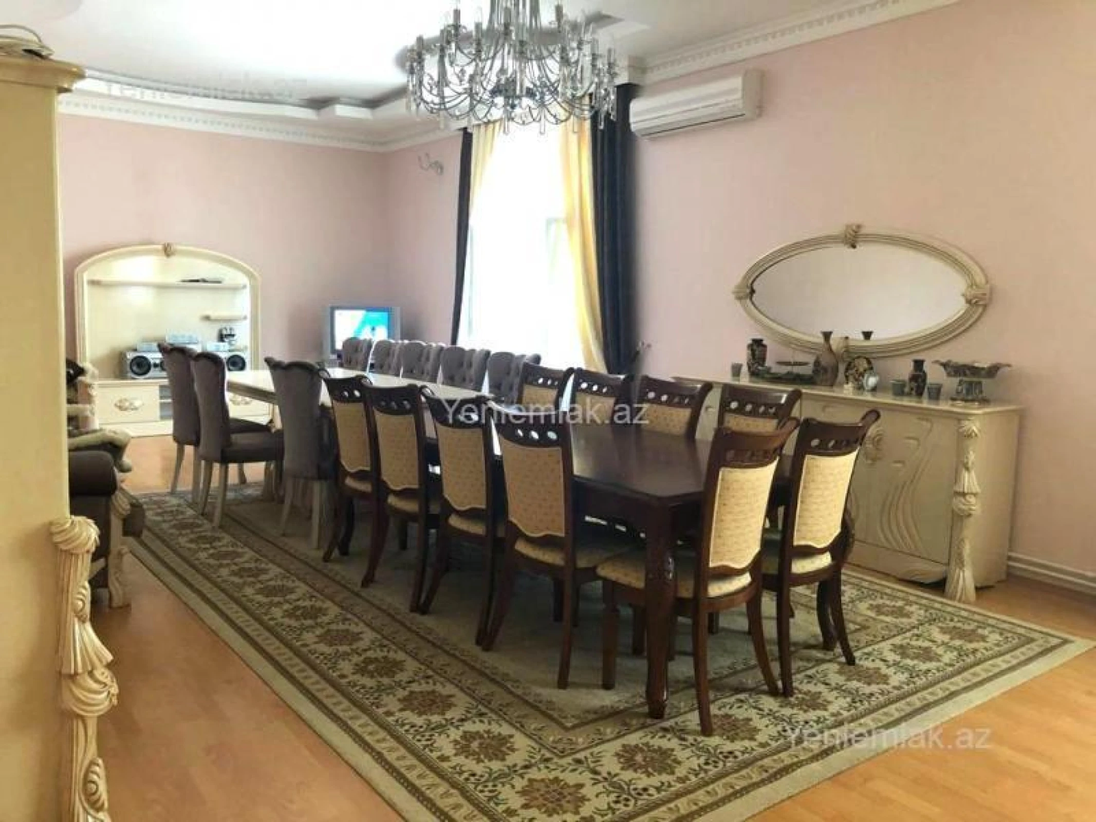 Satılır 7 otaqlı həyət evi 1150 m²