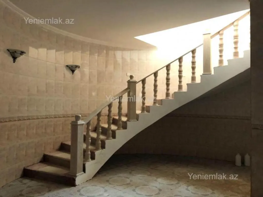 Satılır 7 otaqlı həyət evi 1150 m²