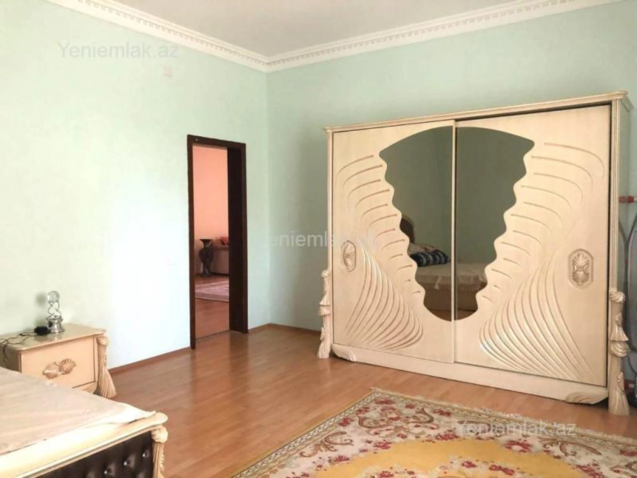 Satılır 7 otaqlı həyət evi 1150 m²