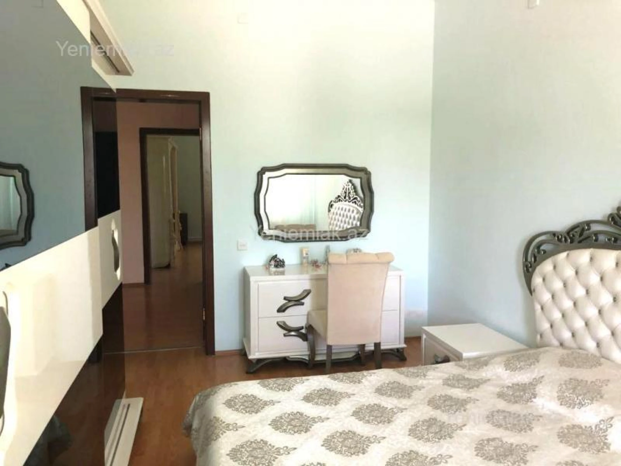 Satılır 7 otaqlı həyət evi 1150 m²