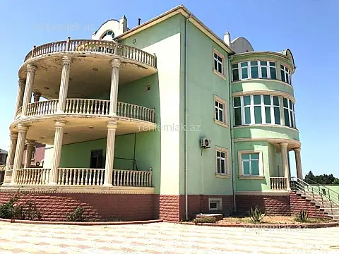Satılır 7 otaqlı həyət evi 1150 m²