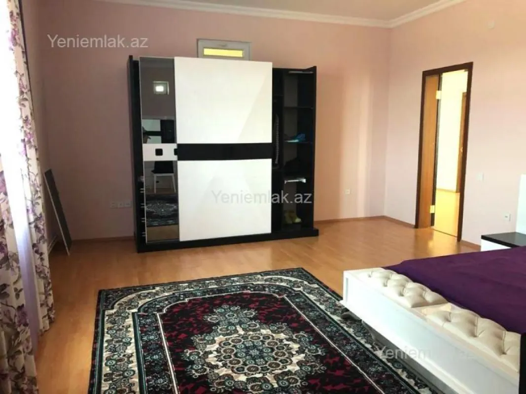 Satılır 7 otaqlı həyət evi 1150 m²