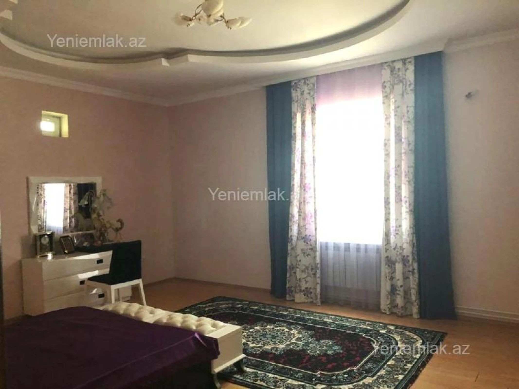 Satılır 7 otaqlı həyət evi 1150 m²