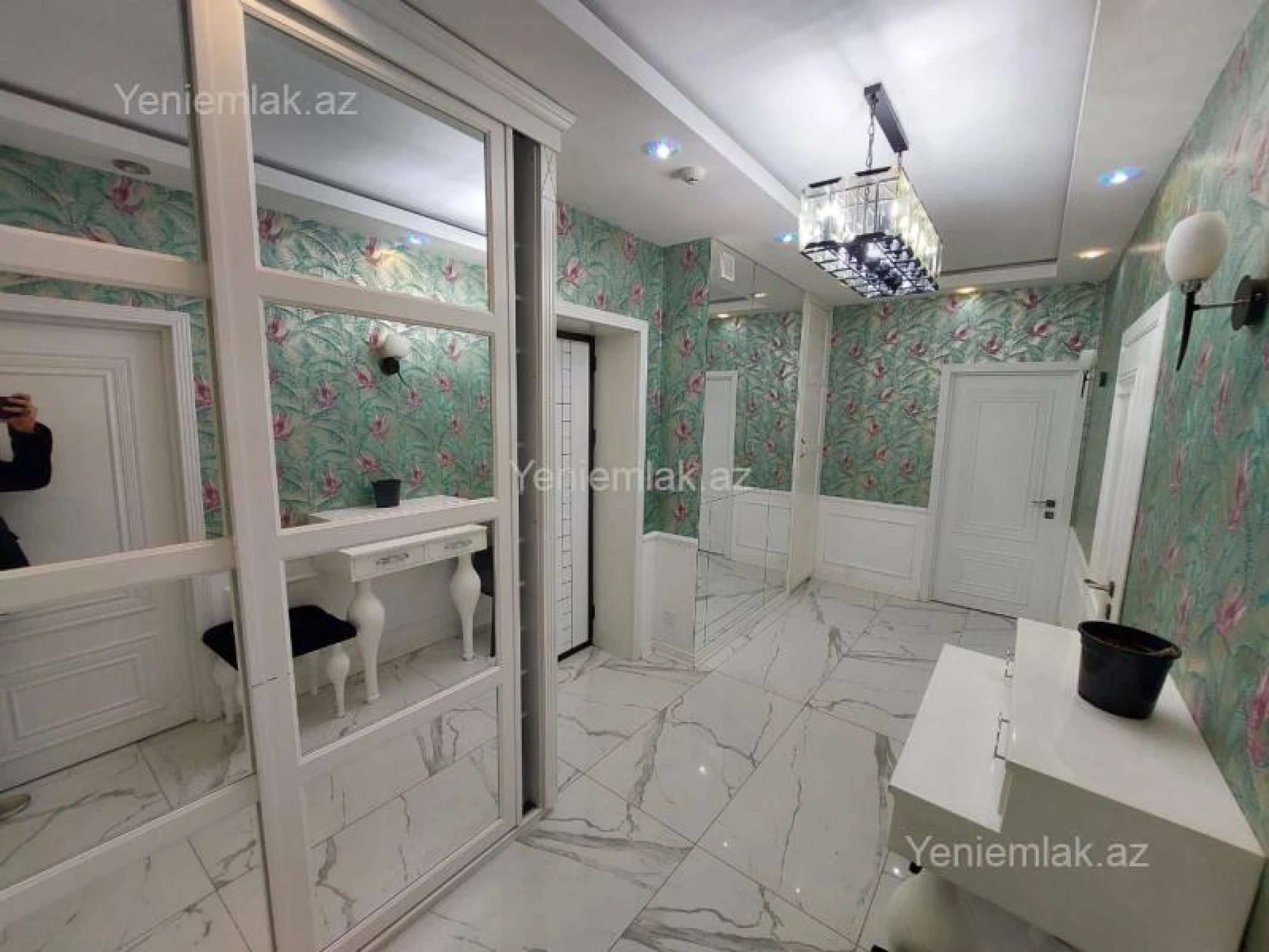 Satılır 3 otaqlı yeni tikili 98 m²