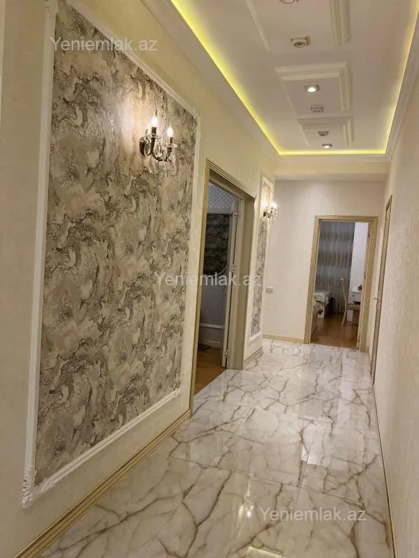 Satılır 3 otaqlı yeni tikili 135 m²