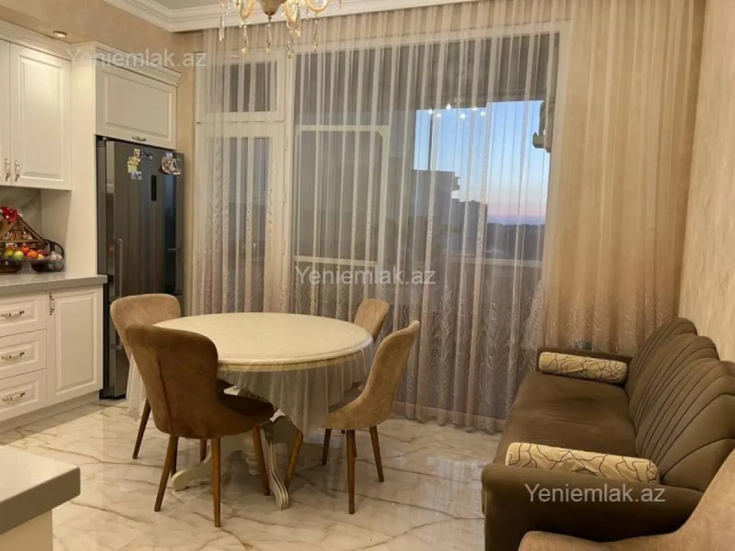 Satılır 3 otaqlı yeni tikili 135 m²