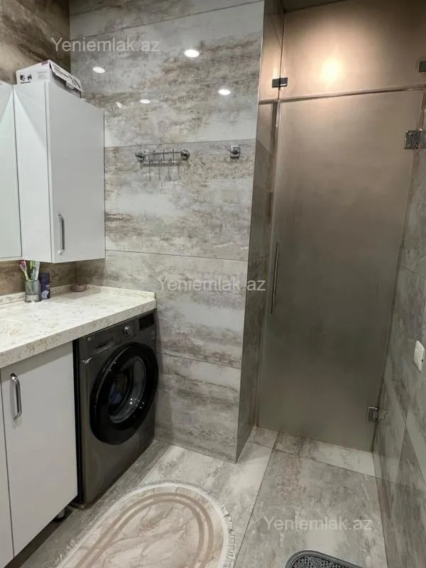 Satılır 3 otaqlı yeni tikili 135 m²