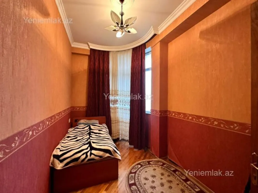 Satılır 4 otaqlı yeni tikili 156 m²