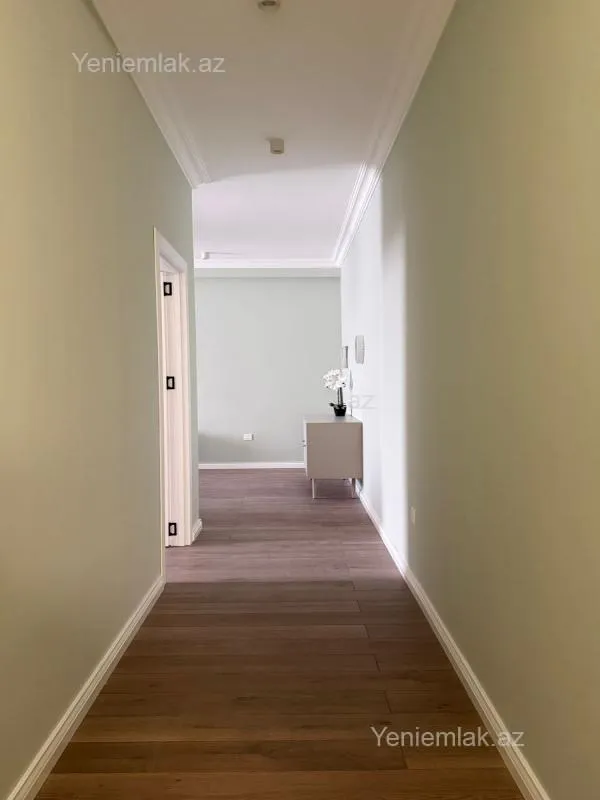 Satılır 3 otaqlı yeni tikili 115 m²
