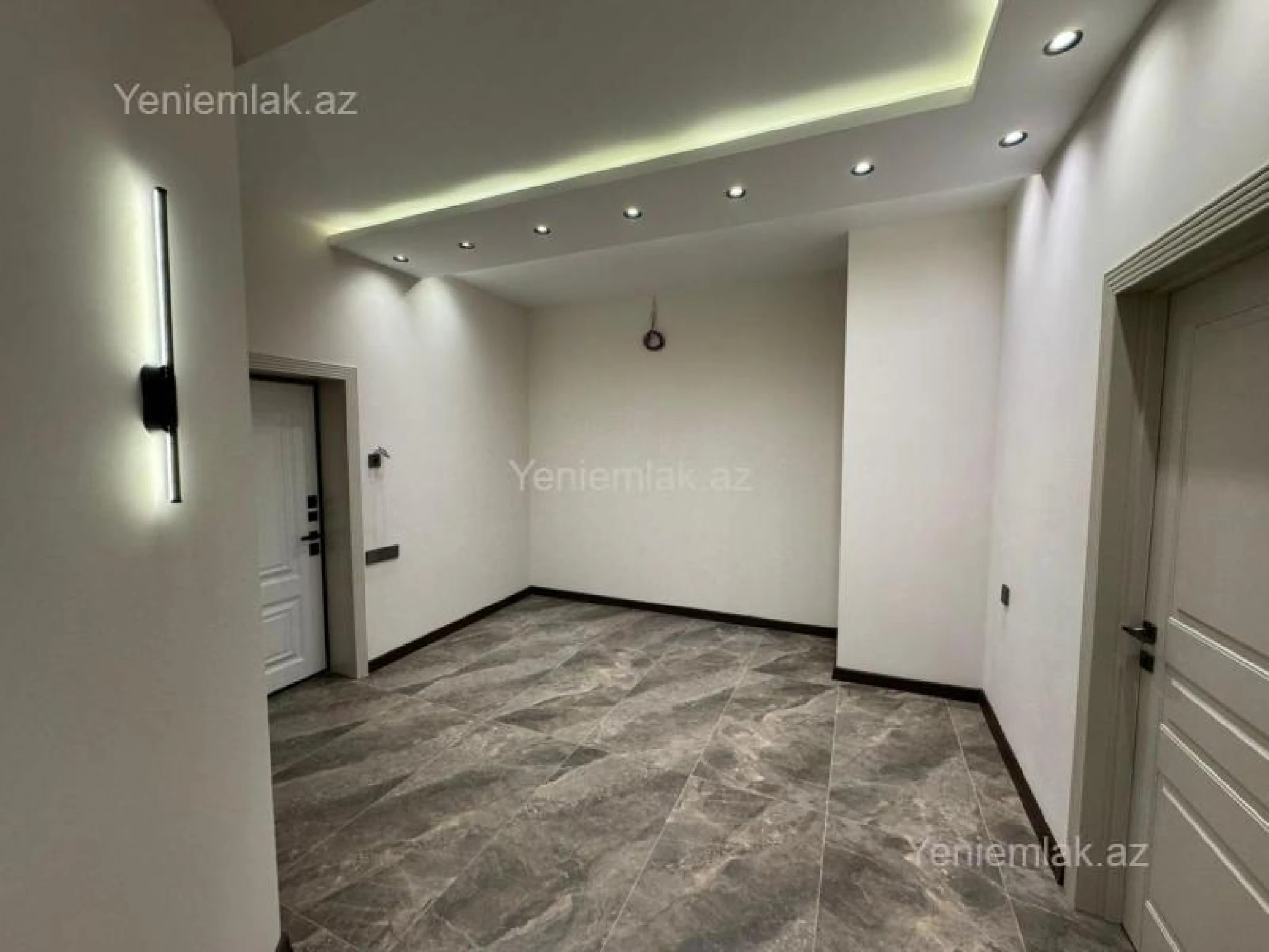 Satılır 3 otaqlı yeni tikili 135 m²