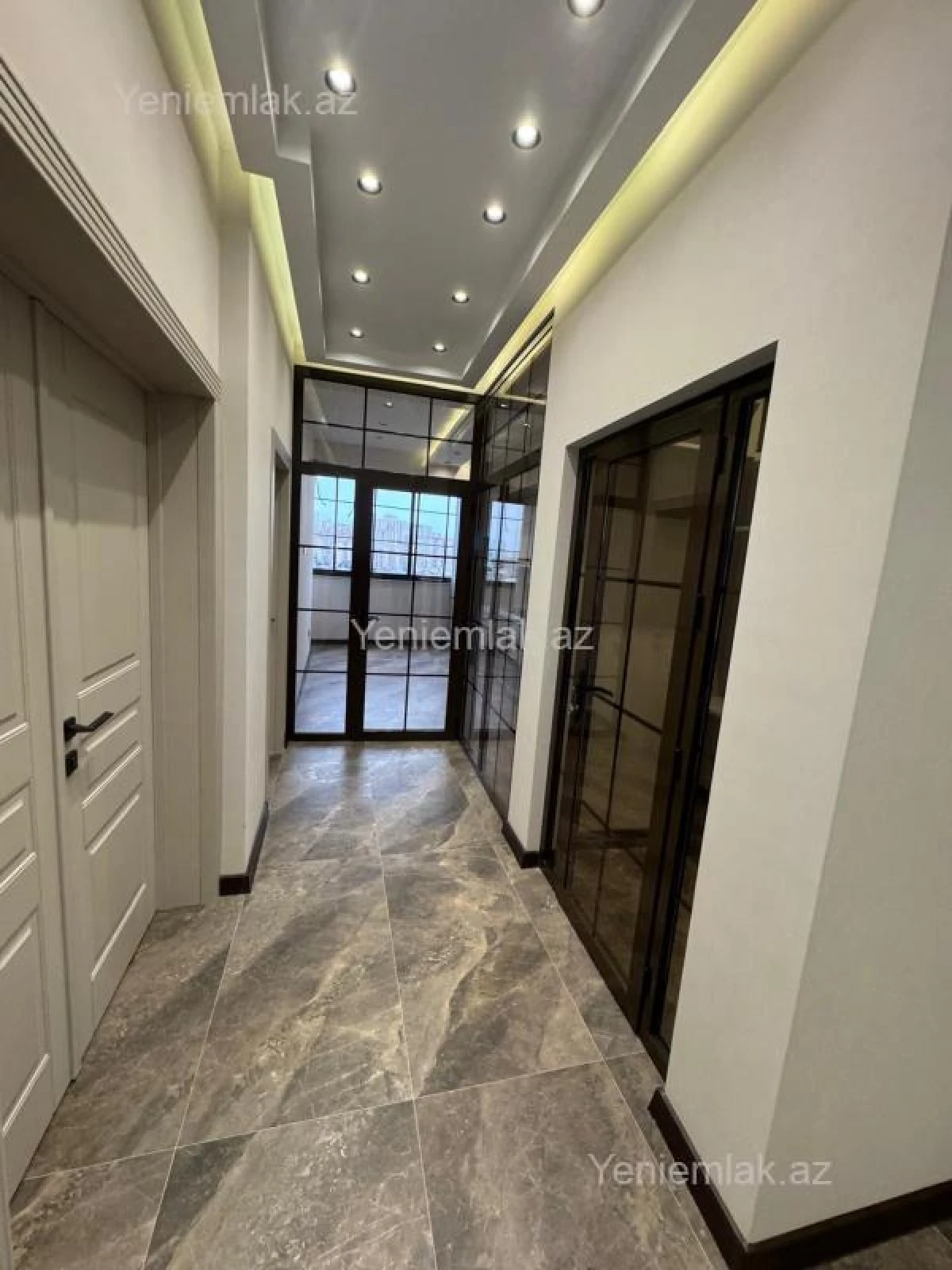 Satılır 3 otaqlı yeni tikili 135 m²