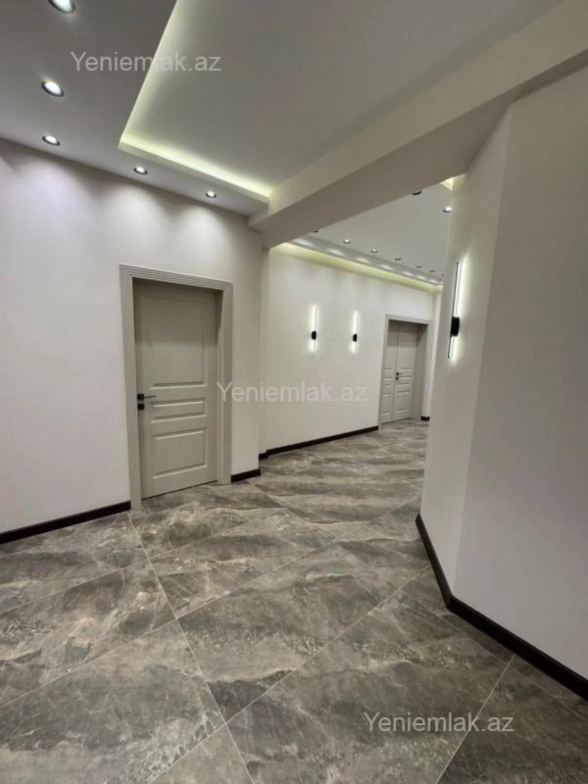 Satılır 3 otaqlı yeni tikili 135 m²