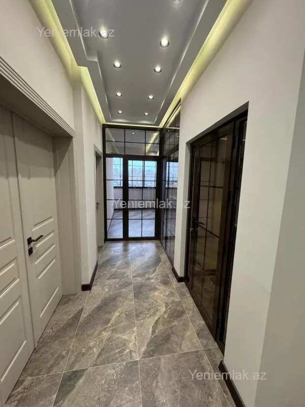 Satılır 3 otaqlı yeni tikili 135 m²