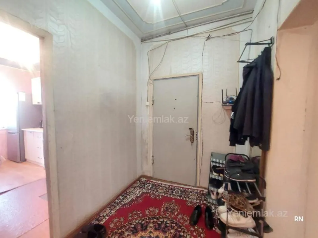 Satılır 4 otaqlı köhnə tikili 90 m²