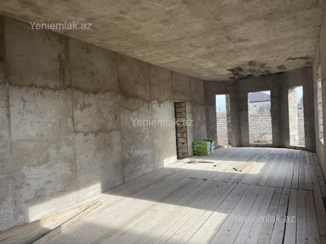 Satılır 6 otaqlı həyət evi 280 m²